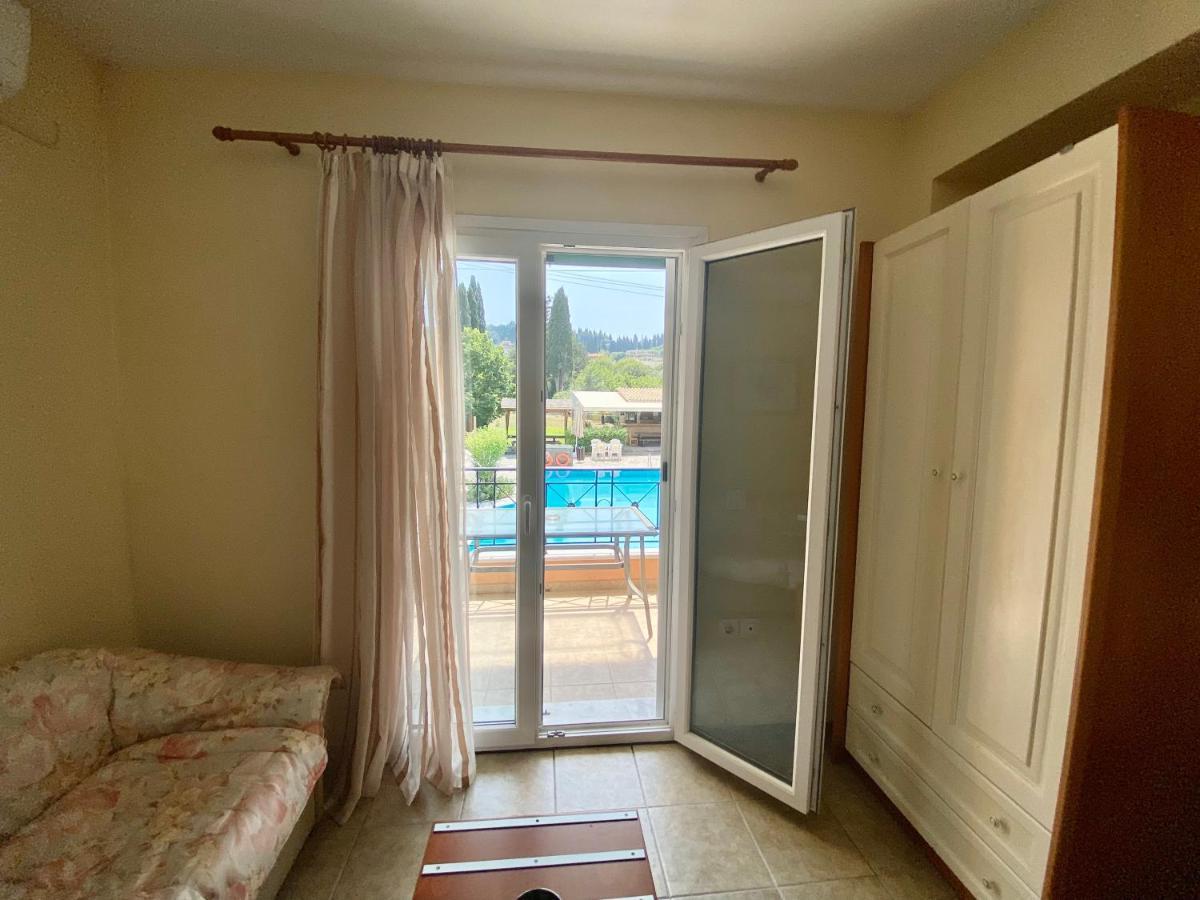 Villa Rosalia Apartments & Studios With Pool By Hotelius Corfu  Zewnętrze zdjęcie