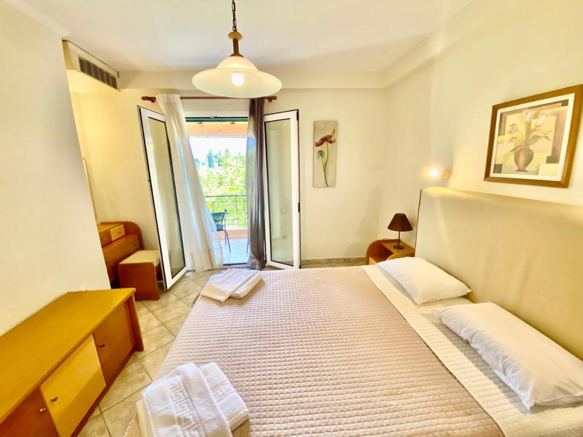 Villa Rosalia Apartments & Studios With Pool By Hotelius Corfu  Zewnętrze zdjęcie