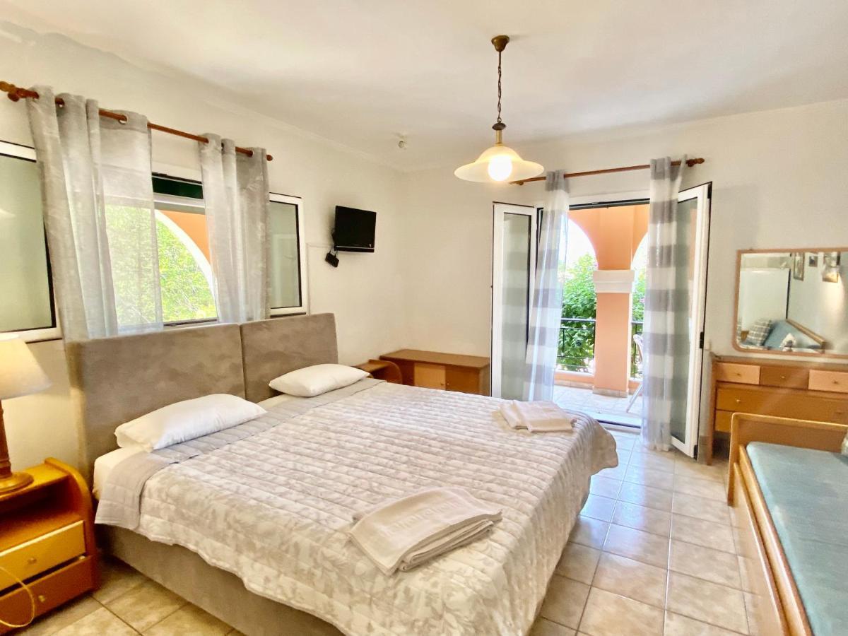 Villa Rosalia Apartments & Studios With Pool By Hotelius Corfu  Zewnętrze zdjęcie