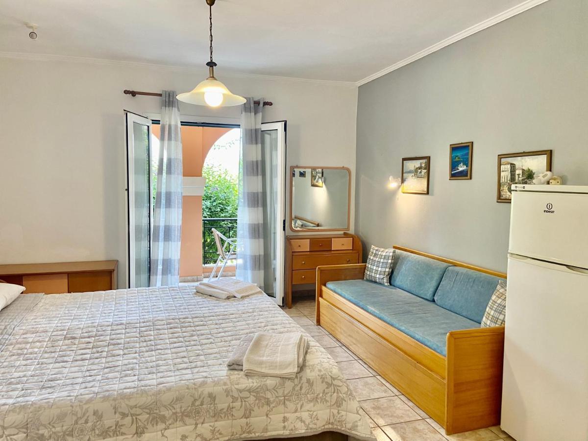 Villa Rosalia Apartments & Studios With Pool By Hotelius Corfu  Zewnętrze zdjęcie