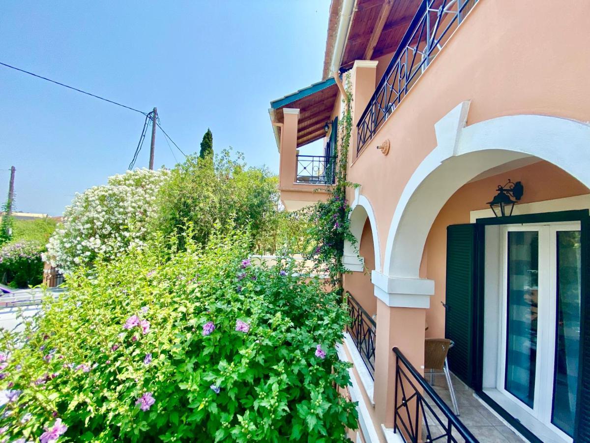 Villa Rosalia Apartments & Studios With Pool By Hotelius Corfu  Zewnętrze zdjęcie